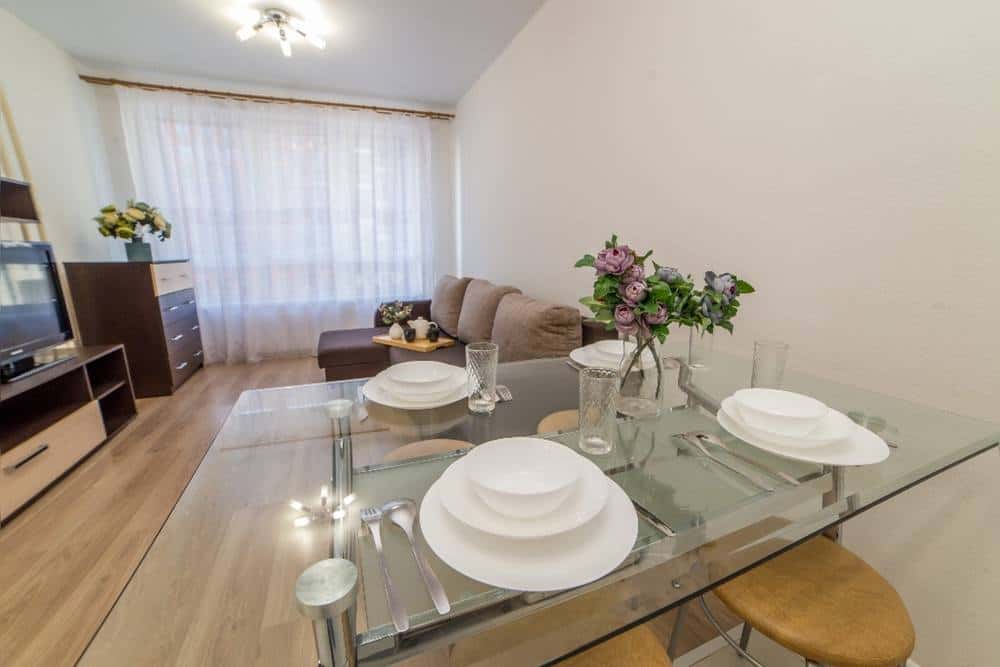 2-комнатная квартира посуточно в Екатеринбурге, Космонавтов, 11в 2