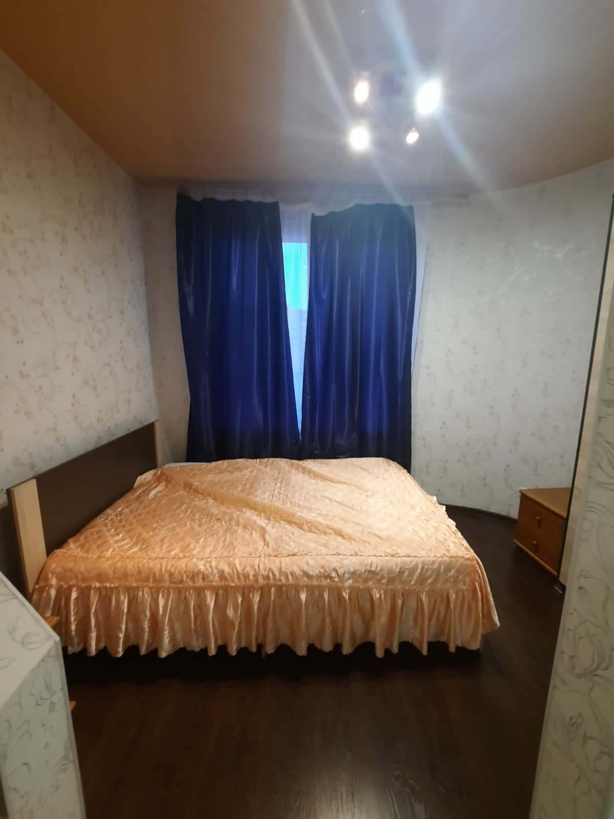 2-комнатная квартира посуточно в Омске, пр-т Комарова, 15/4 2