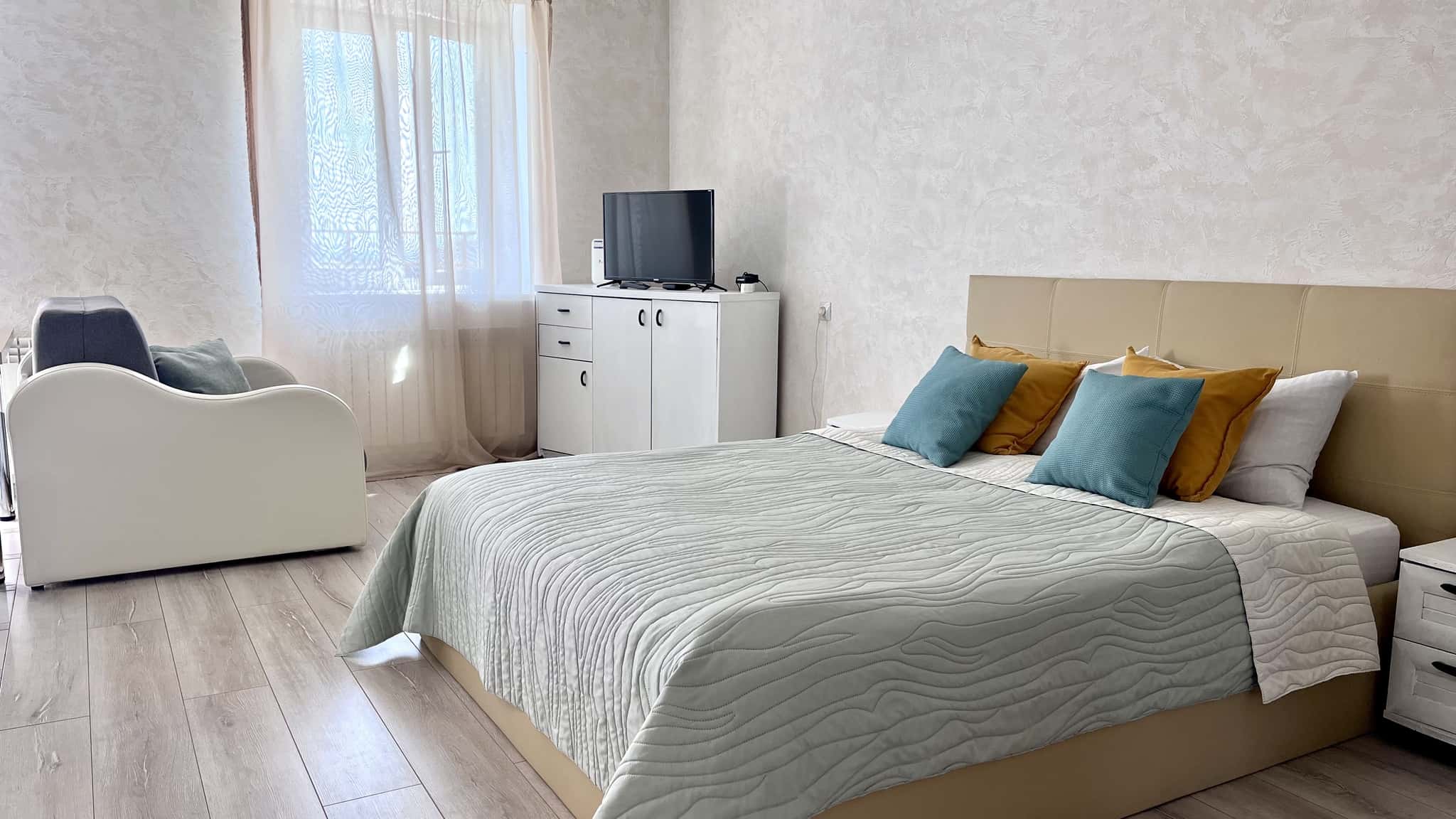 Квартира-студия посуточно, Омск, Звездова 127 2