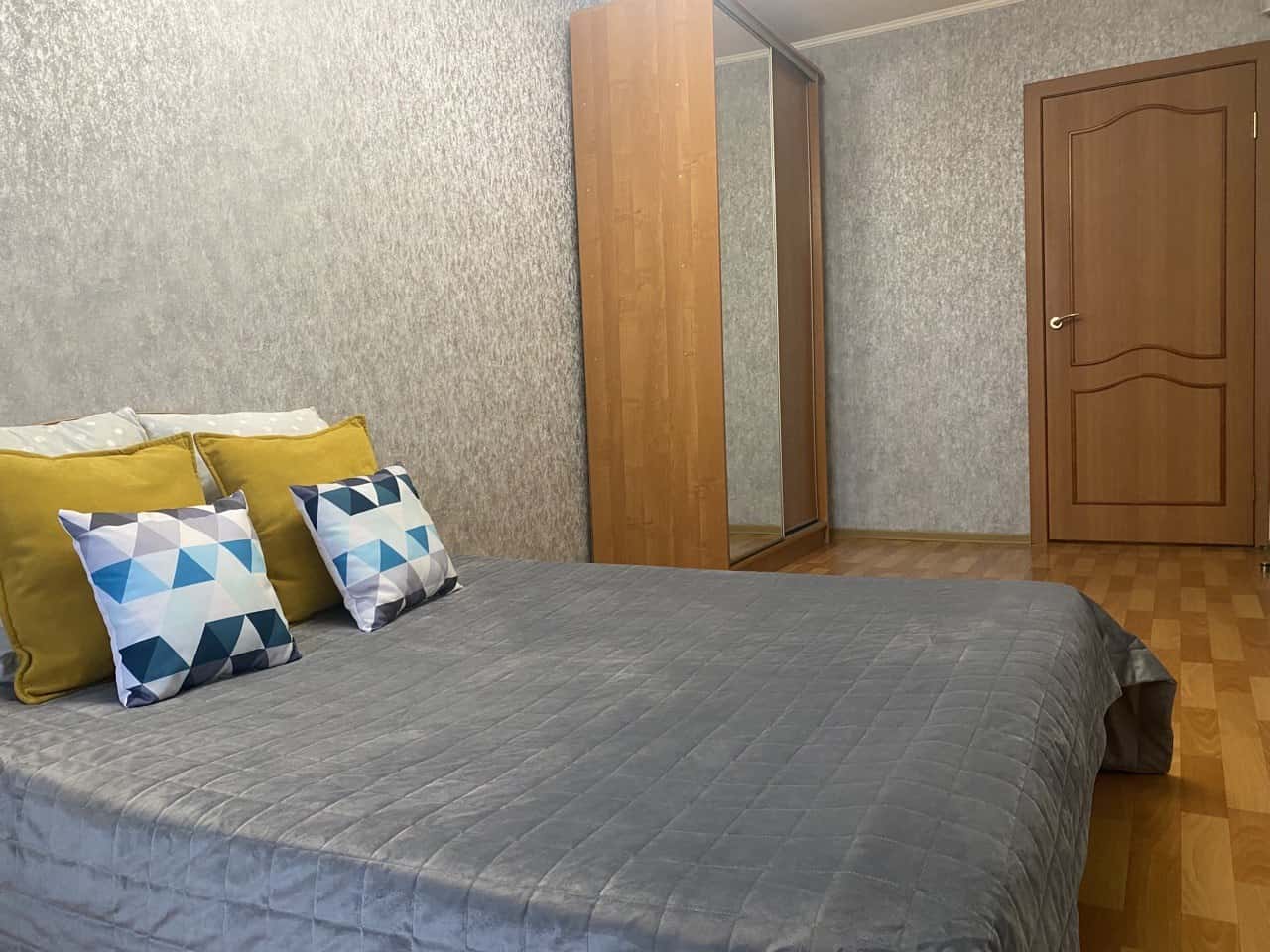 2-комнатная квартира посуточно, Барнаул, улица Чкалова д. 30 2