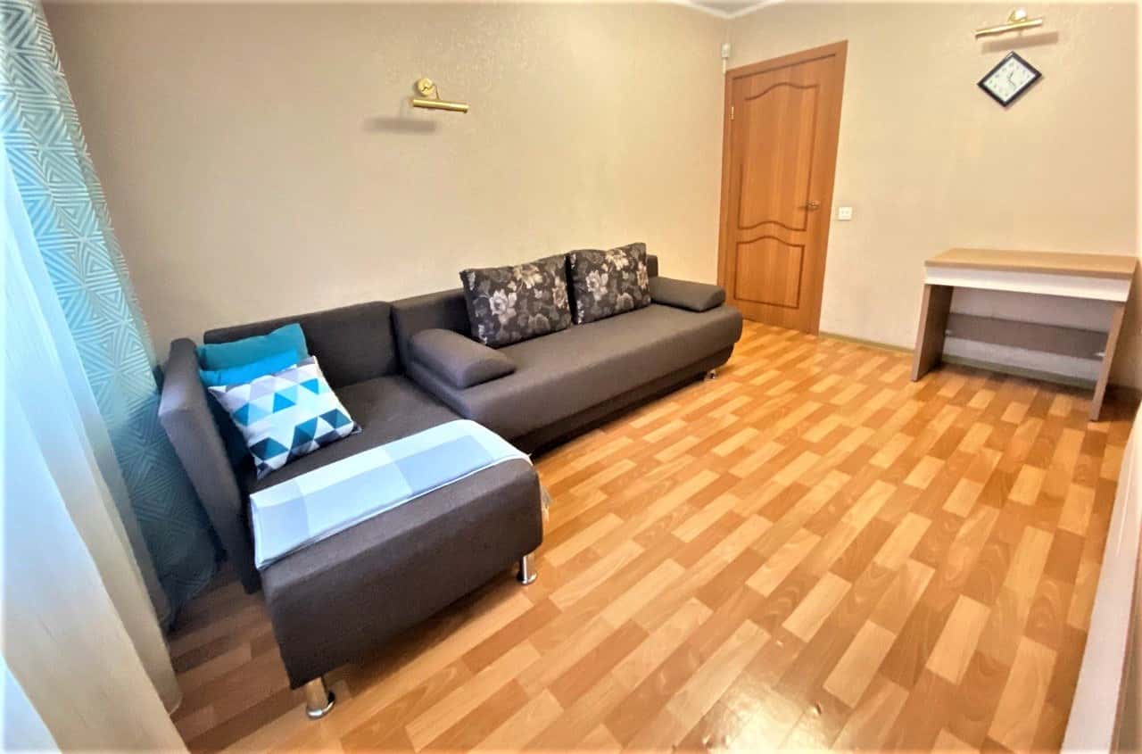 2-комнатная квартира посуточно, Барнаул, улица Чкалова д. 30 6