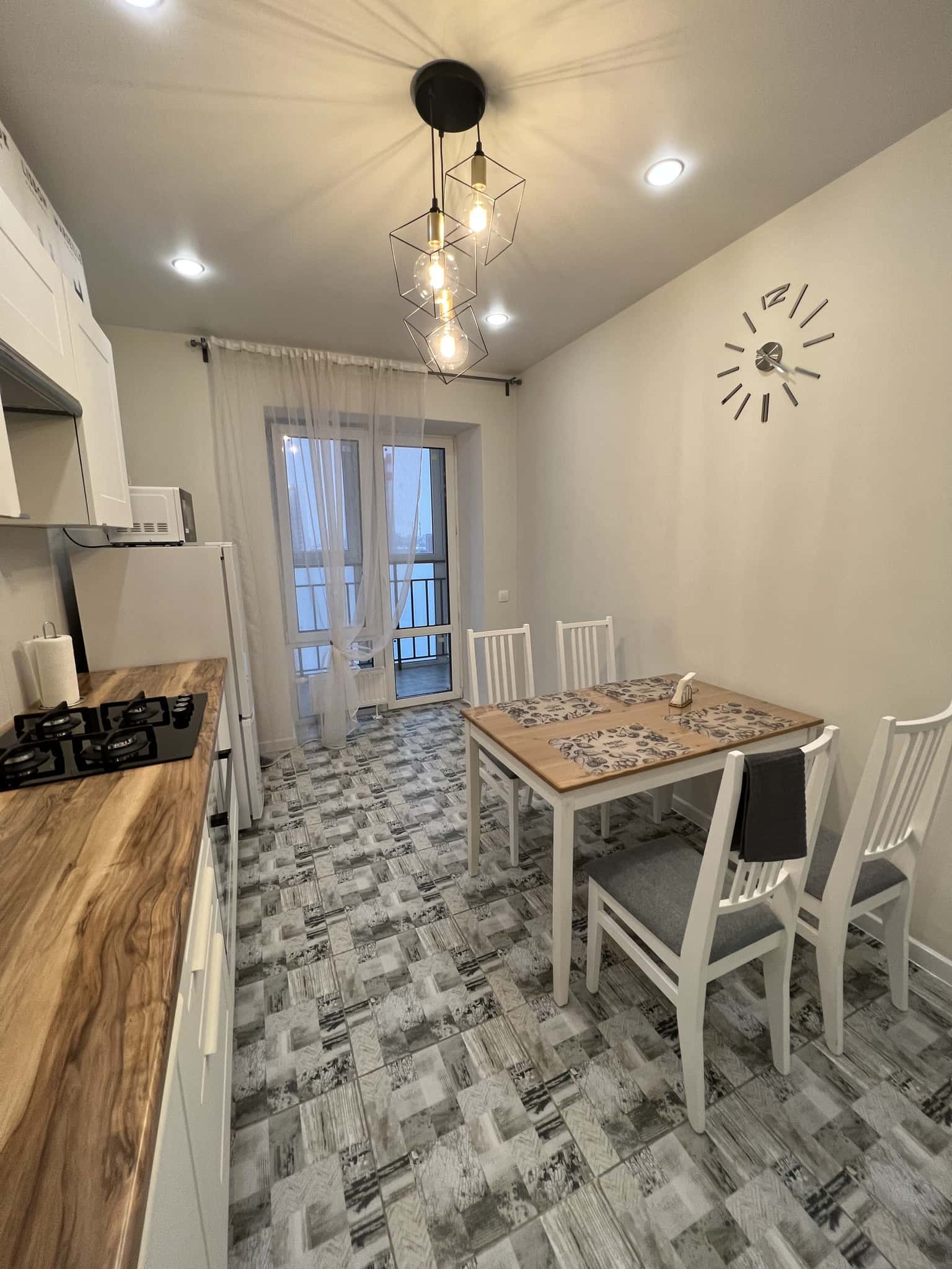 2-комнатная квартира посуточно, Казань, Ул. Николая Ершова, 62г 10