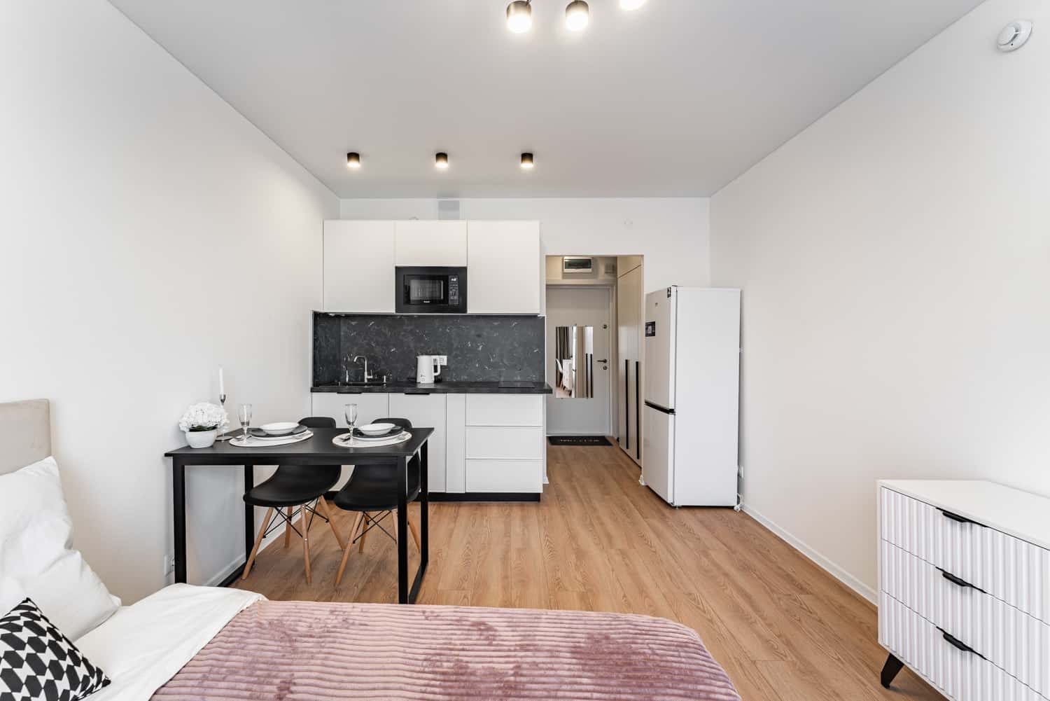 Квартира-студия посуточно, Москва, Добролюбова, 8к3 5