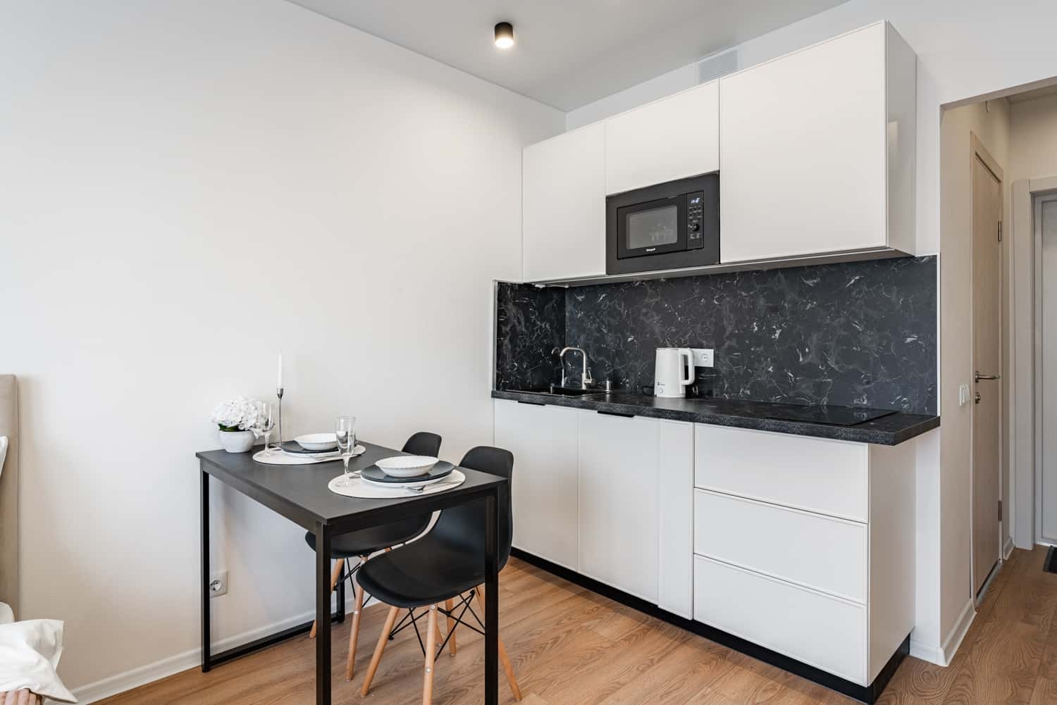 Квартира-студия посуточно, Москва, Добролюбова, 8к3 6