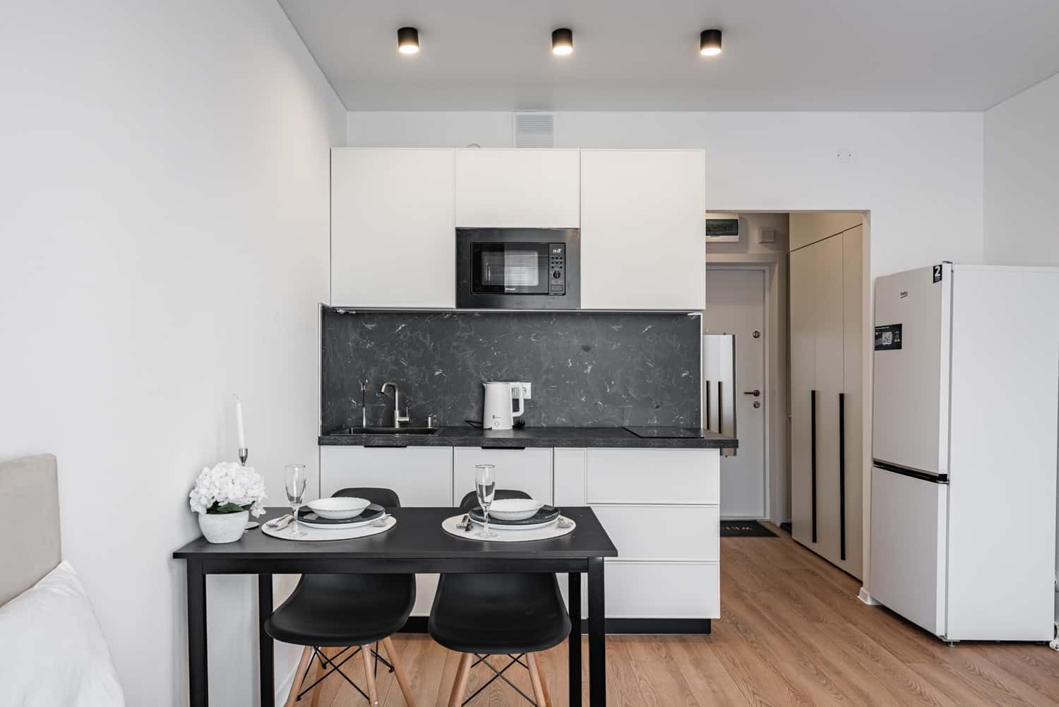 Квартира-студия посуточно, Москва, Добролюбова, 8к3 7