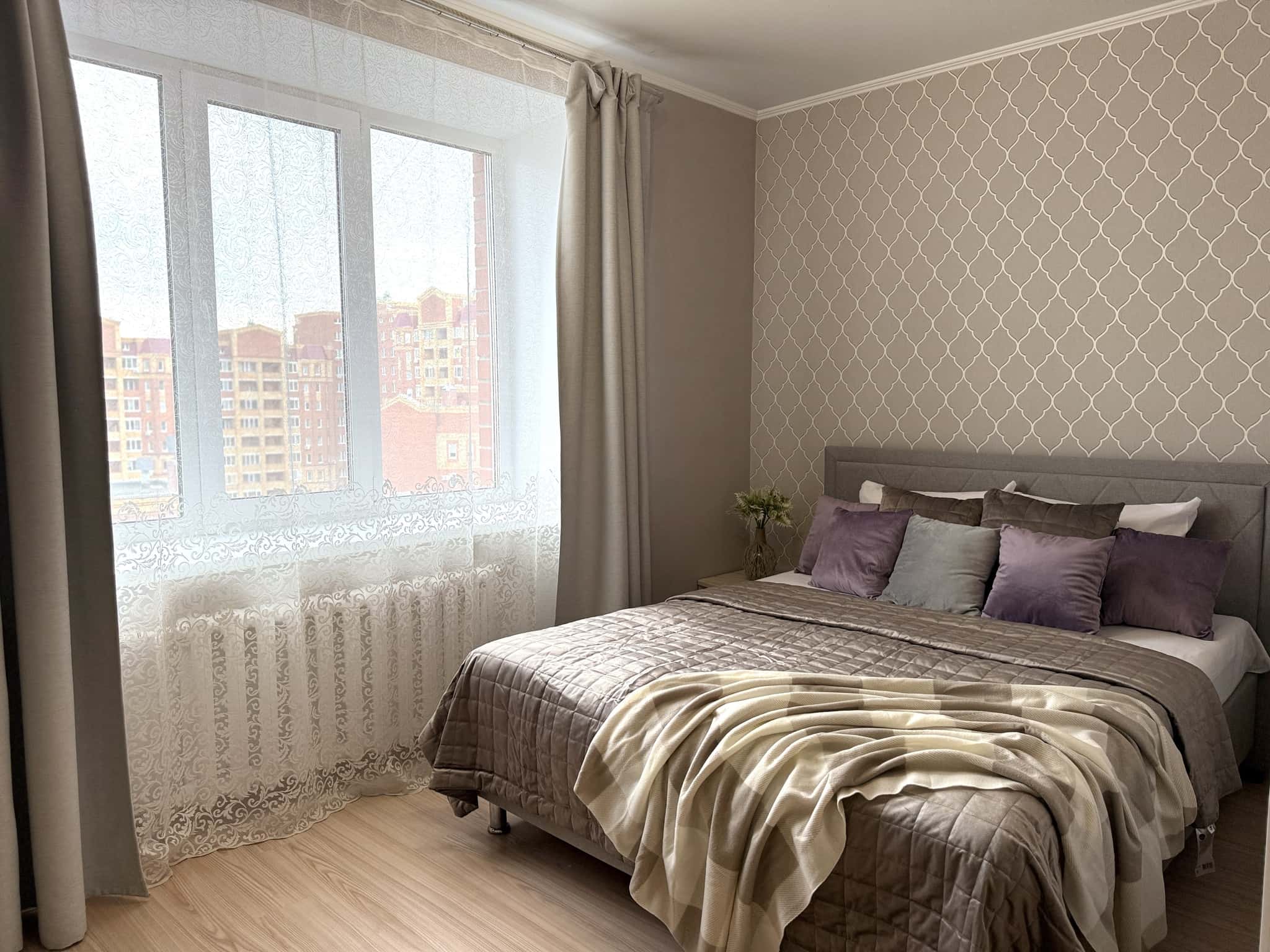 3-комнатная квартира посуточно, Тюмень, ул. Циолковского, д. 9к1 — ул. Циолковского, д. 9к1