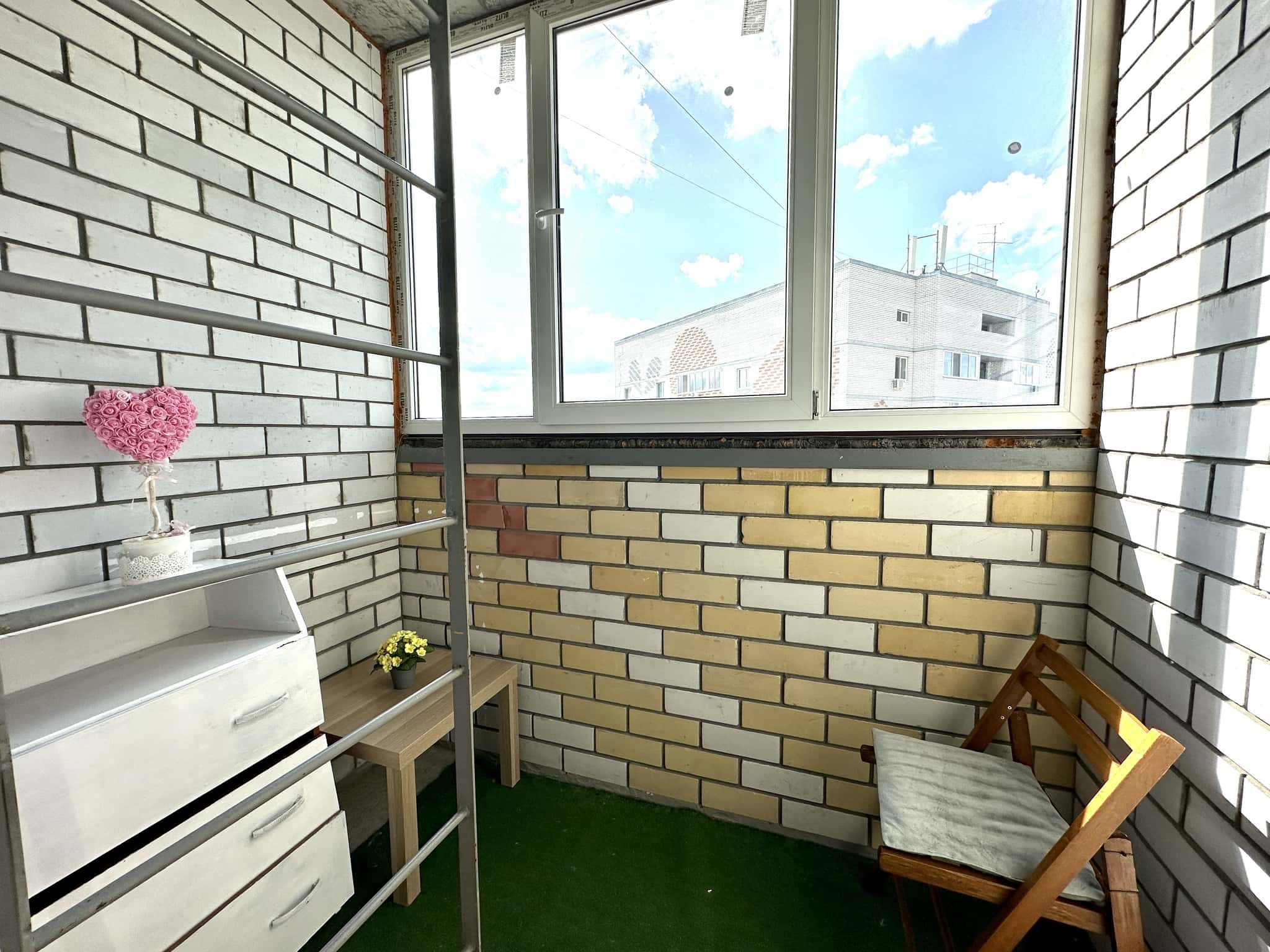 Квартира-студия посуточно, Тюмень, ул. Таврическая, д. 9к2 4