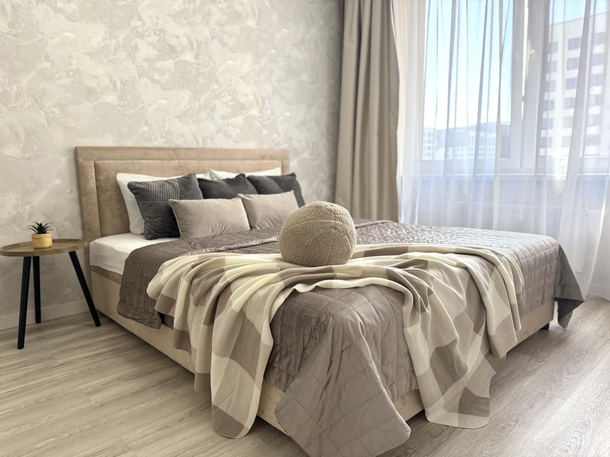 3-комнатная квартира посуточно, Тюмень, ул. Харьковская, д. 72Б 8