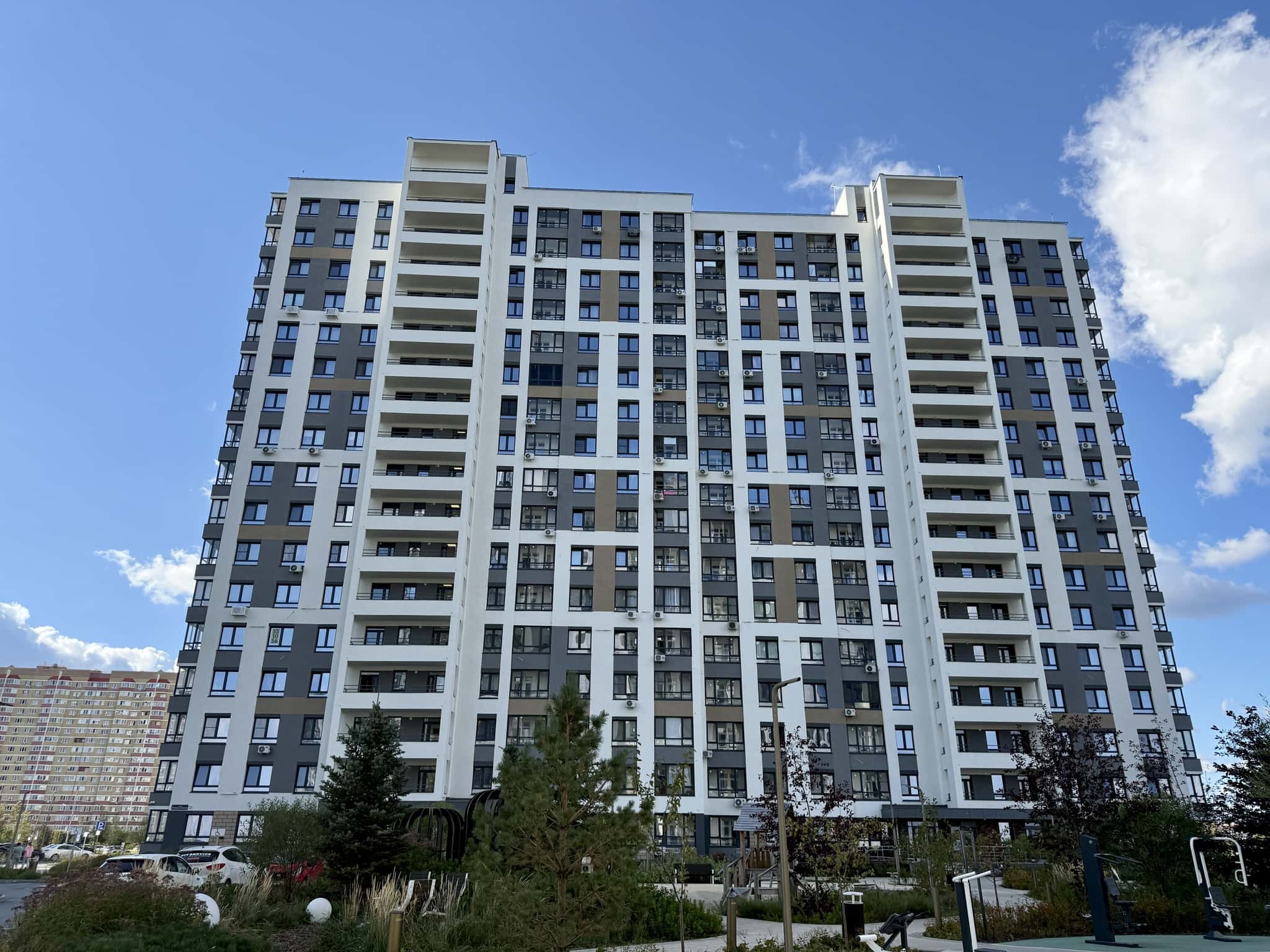 1-комнатная квартира посуточно, Тюмень, ул. Фармана Салманова, д. 21 8