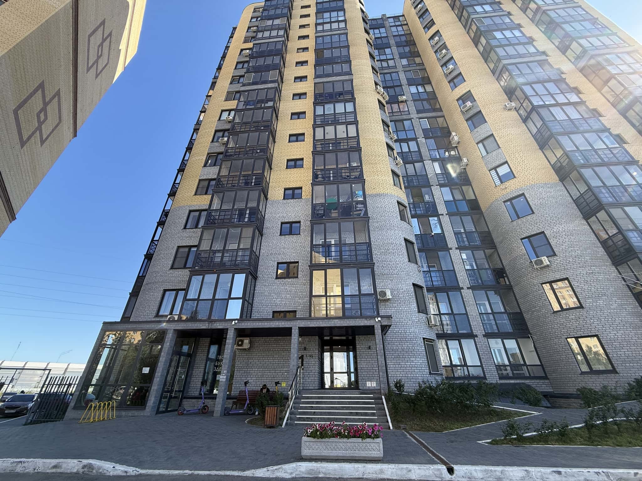 2-комнатная квартира посуточно, Тюмень, ул. Мельникайте, д. 150 5