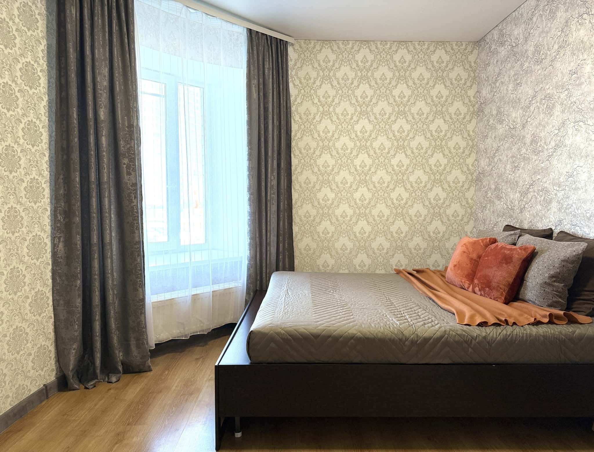 2-комнатная квартира посуточно, Тюмень, ул. Мельникайте, д. 150 8