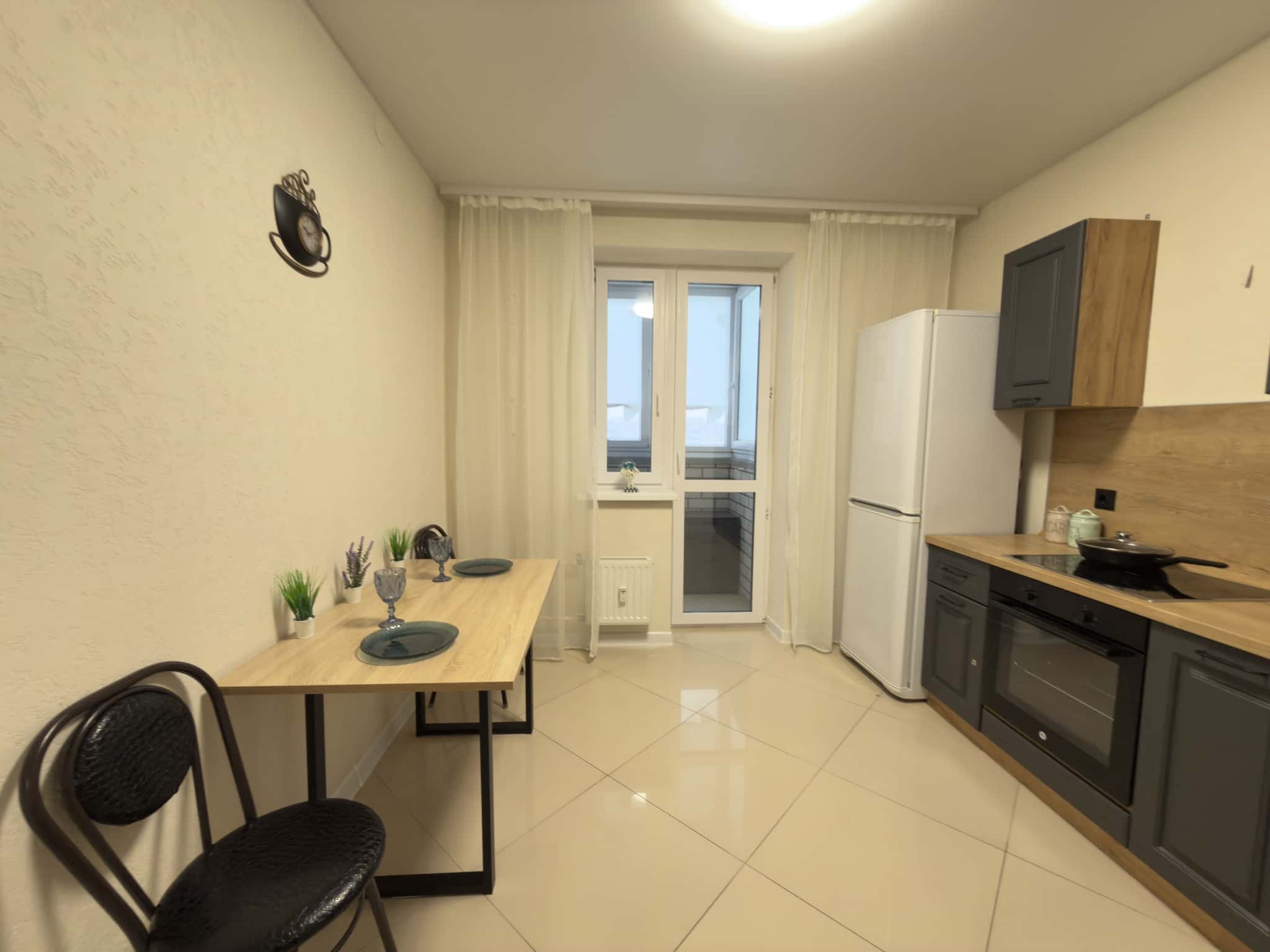 1-комнатная квартира посуточно, Тюмень, ул. Дмитрия Менделеева, д. 2к2 10