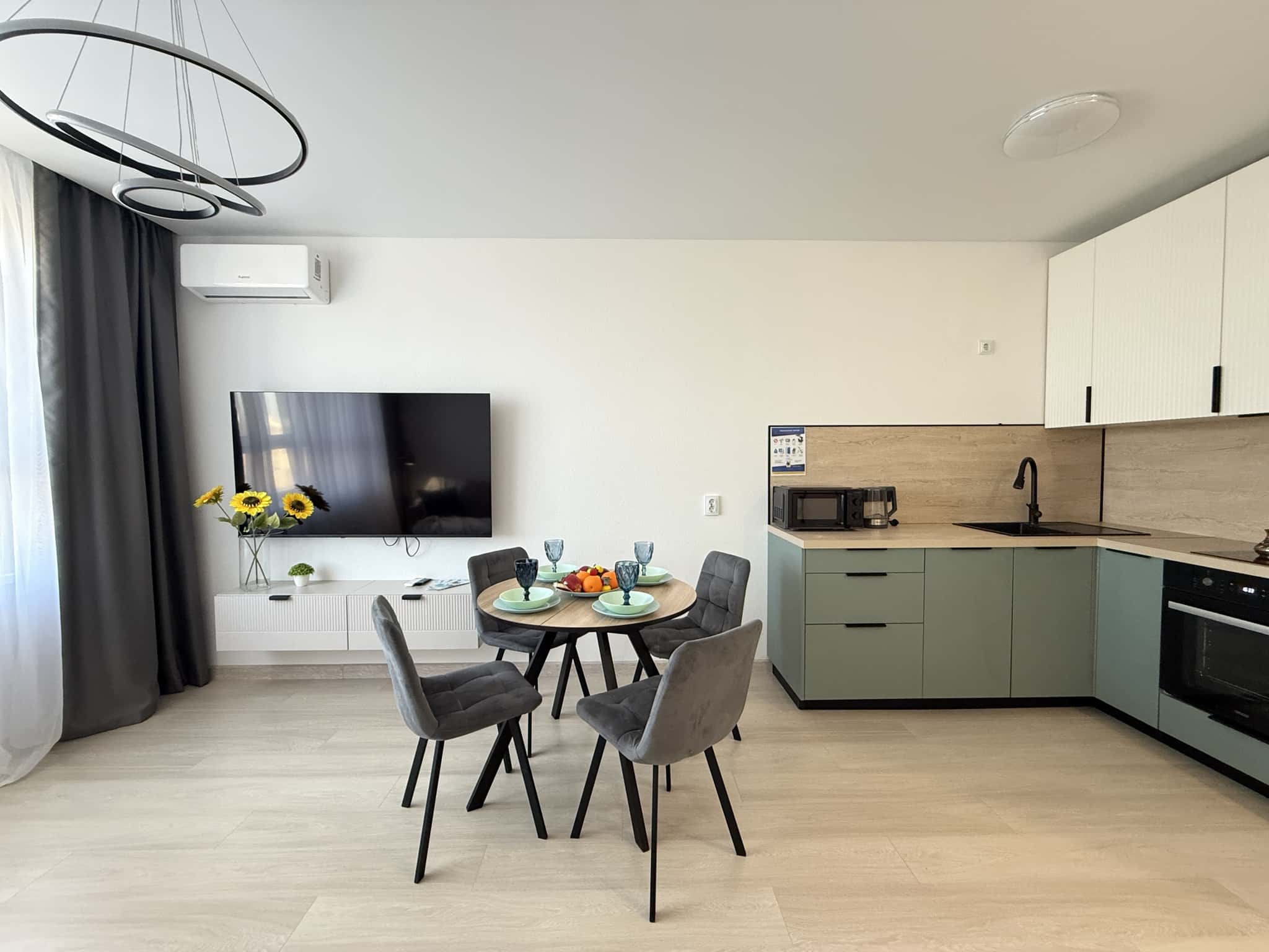 2-комнатная квартира посуточно, Тюмень, ул. Одесская, д. 7к1 4