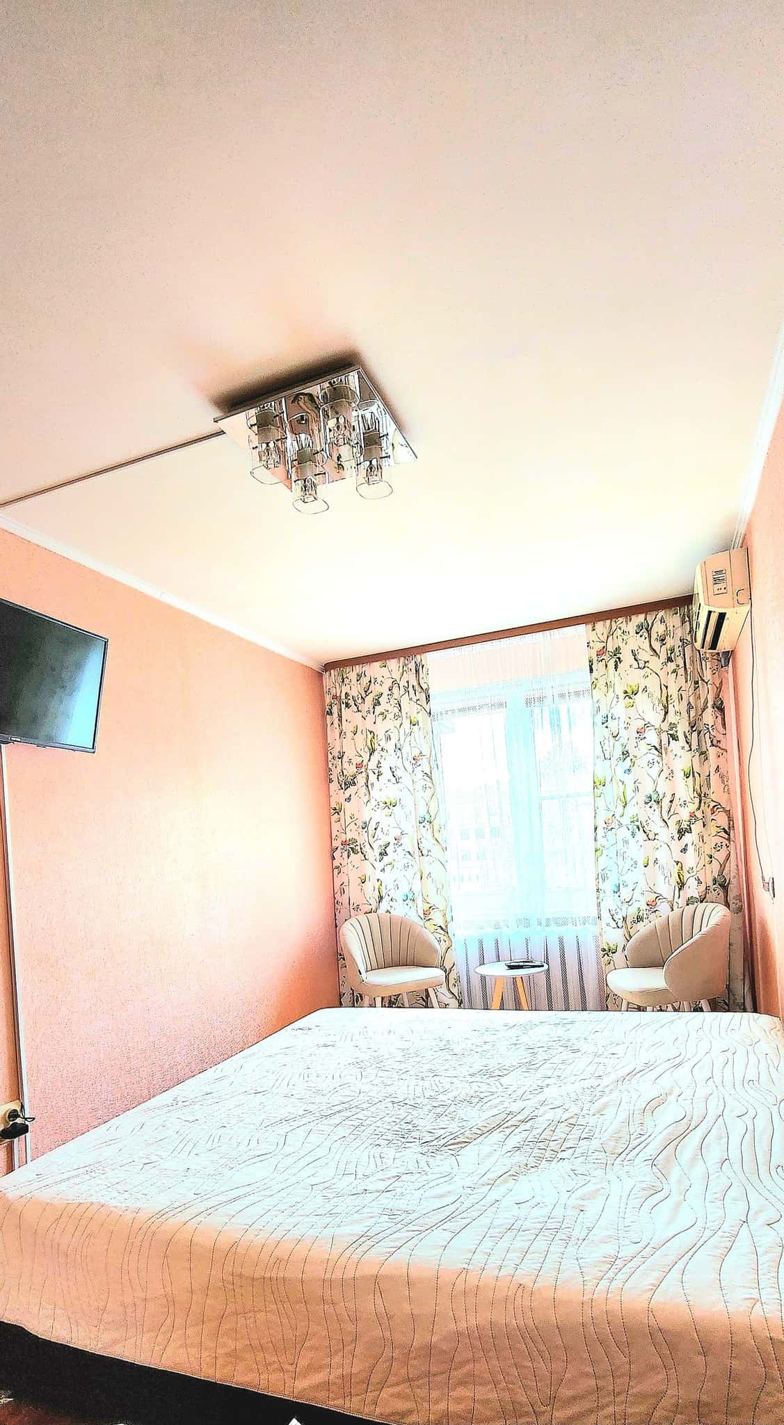 2-комнатная квартира посуточно, Астрахань, ул. Савушкина, 17к2 5