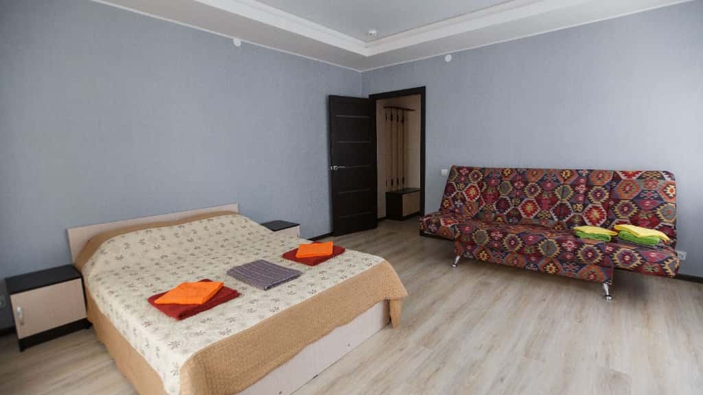 2-комнатная квартира посуточно, Калуга, Салтыкова-Щедрина пер. д.3 кв.23 2