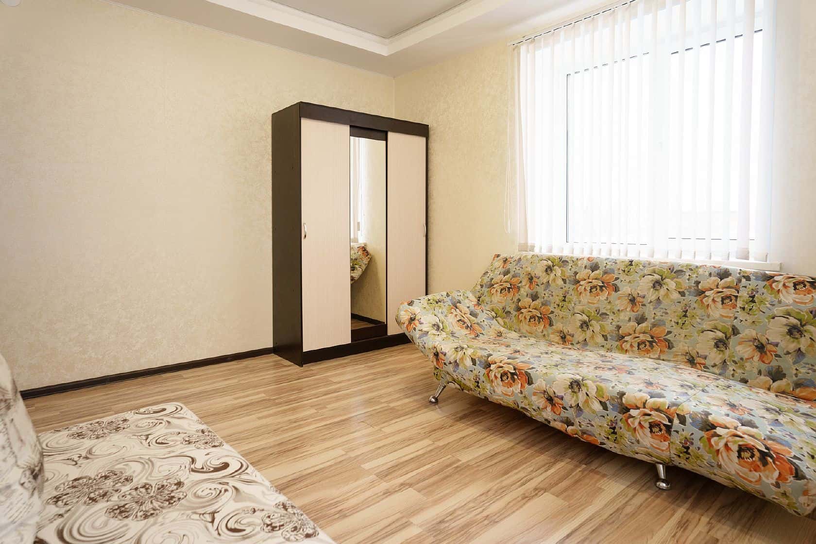 2-комнатная квартира посуточно, Калуга, Салтыкова-Щедрина пер. д.3 кв.32 3