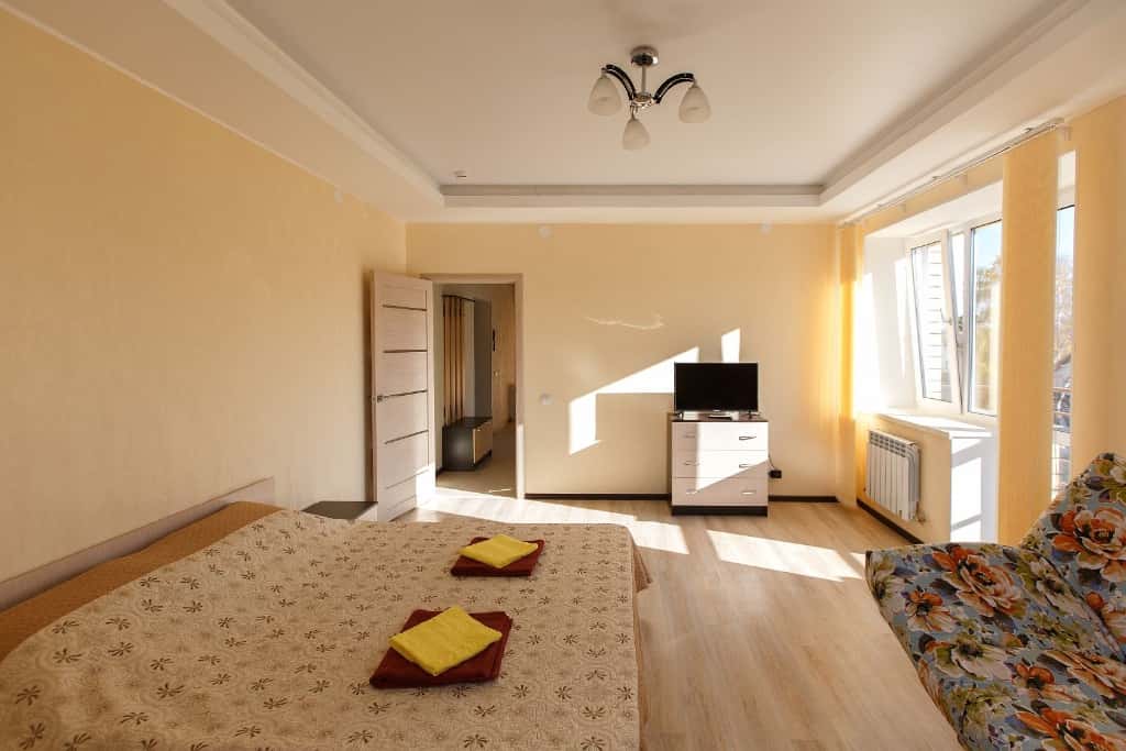 2-комнатная квартира посуточно, Калуга, Салтыкова-Щедрина пер. д.3 кв.33 2