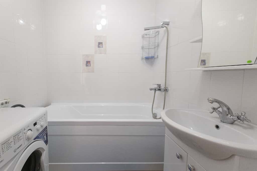 2-комнатная квартира посуточно, Калуга, Салтыкова-Щедрина пер. д.3 кв.33 15