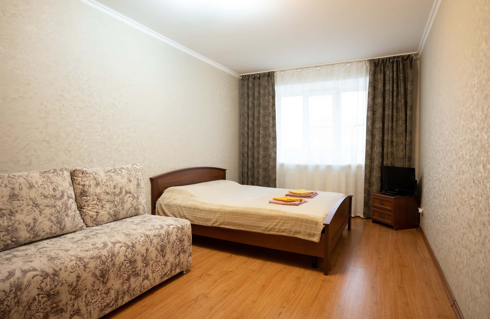 2-комнатная квартира посуточно, Калуга, улица Плеханова, 83 кв. 12 8