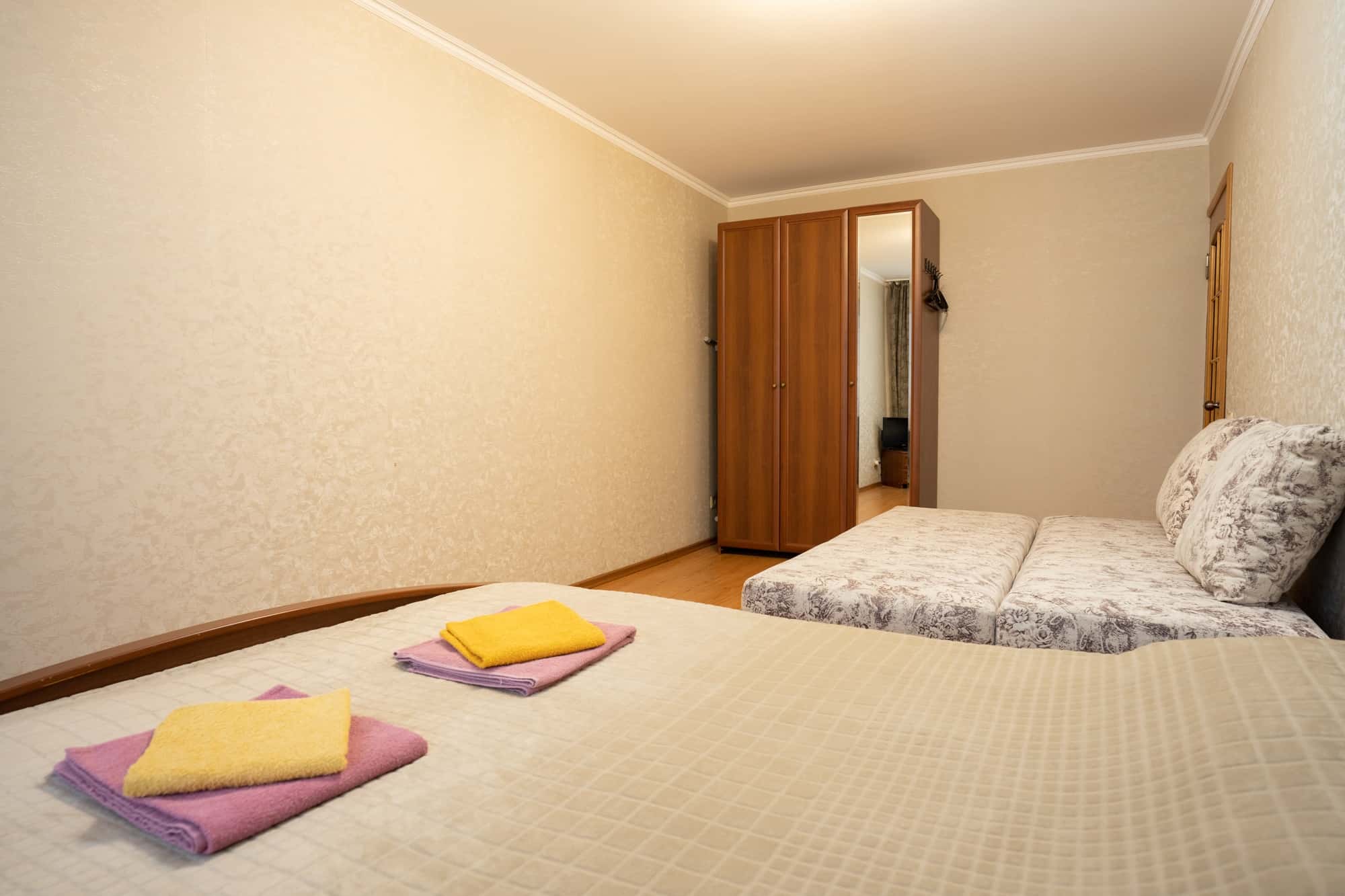 2-комнатная квартира посуточно, Калуга, улица Плеханова, 83 кв. 12 13