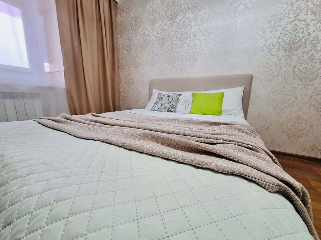 1-комнатная квартира посуточно в Чебоксарах, ул. Пирогова, 1к4 13