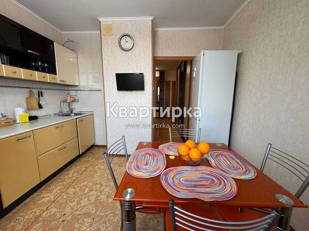 2-комнатная квартира посуточно, Нижневартовск, ул. 60 лет Октября, 88 12