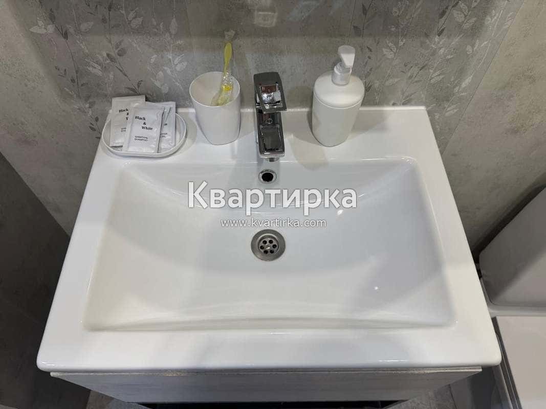1-комнатная квартира посуточно, Нижневартовск, ул. Ленина, 58 8
