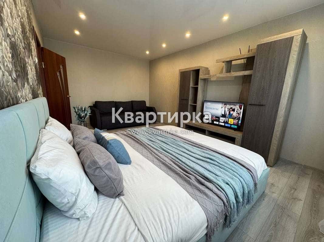 1-комнатная квартира посуточно, Нижневартовск, ул. Чапаева, 15к1 2