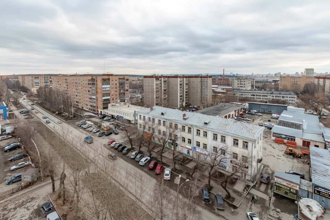 Снять 3-комнатную квартиру в Екатеринбурге у ЖД вокзала посуточно 14