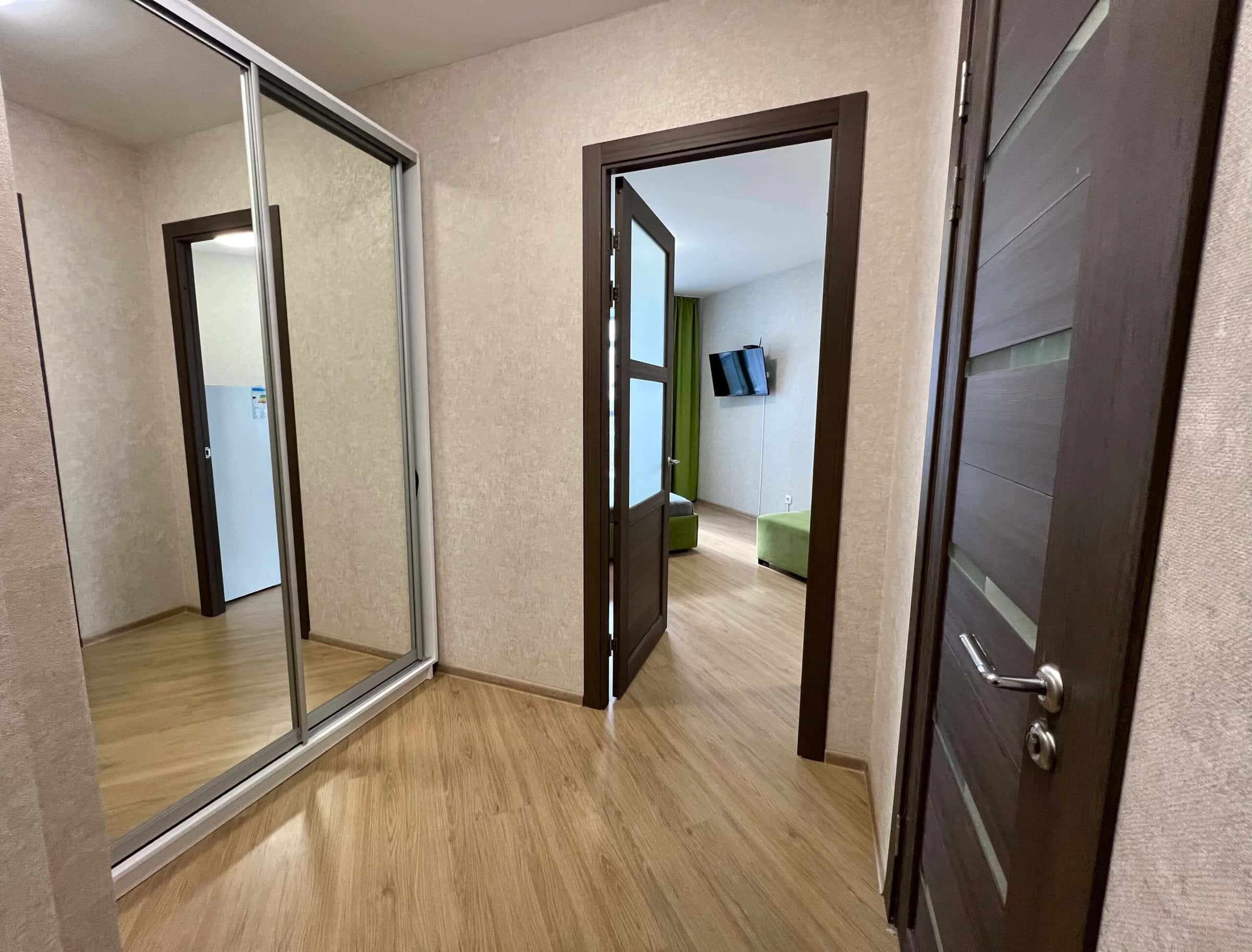 Аренда Квартиры-студии в Екатеринбурге, мкр. Втузгородок, ул. Блюхера Посуточно 13