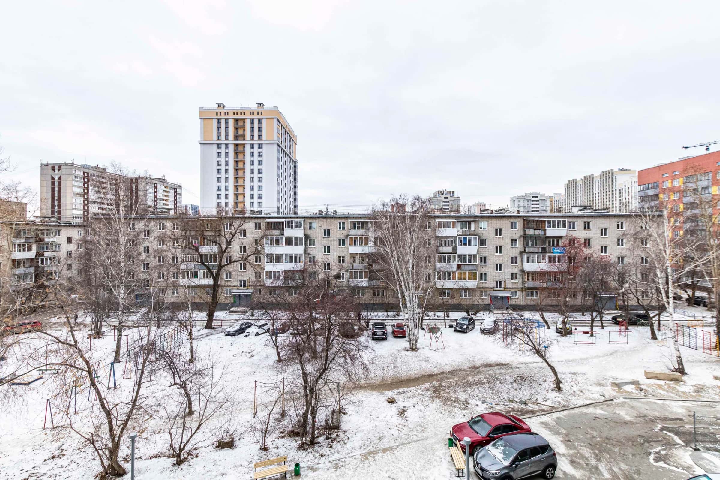 Снять современную студию в Екатеринбурге у метро Чкаловская рядом с ТРЦ Мегаполис Посуточно 3