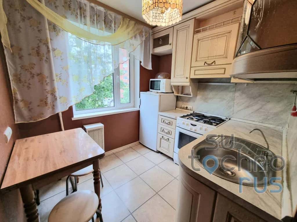 Снять квартиру на сутки в Хабаровске у площади Ленина (Шеронова 54) 14