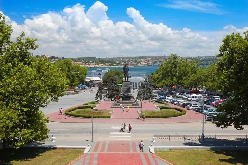 Снять квартиру посуточно в Севастополе у Графской пристани (Мокроусова 7) 18