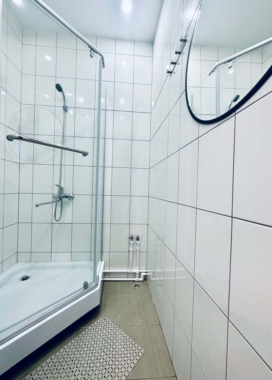 Снять квартиру студию посуточно в Ноябрьске у сквера Геологов и ТЦ «Арктика» 5
