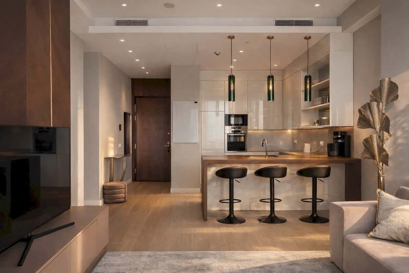 2-комн. квартира посуточно, 75 м2, этаж 20+ из 20+ 4