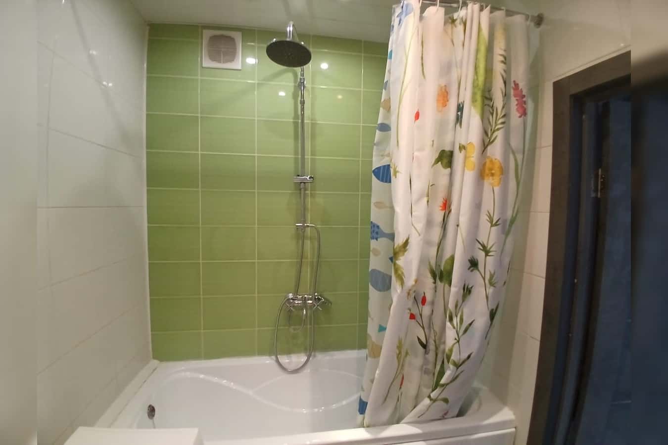 1-комн. квартира посуточно, 40 м2, этаж 20+ из 20+ 6