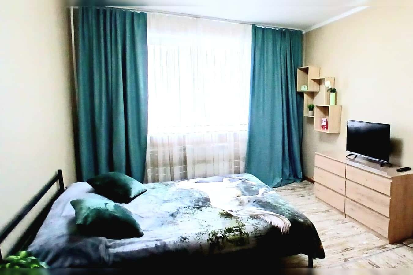 2-komn. kvartira posutochno, 56 m2, etazh 10 iz 16 — ul. Akademika Millionshchikova, 35k3