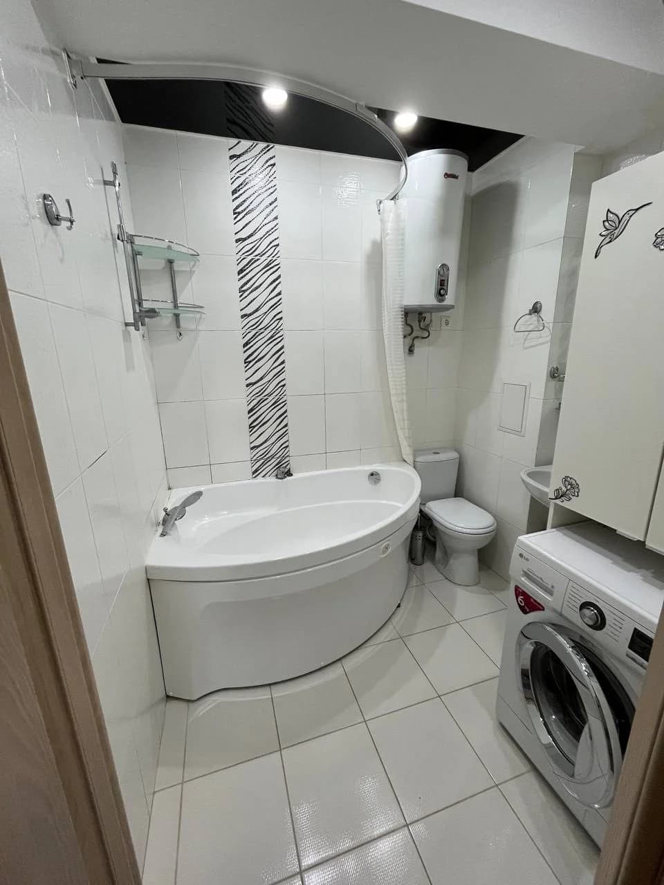 Снять на сутки студию в Сочи у ТРЦ Олимп (пер. Чехова 6/3)