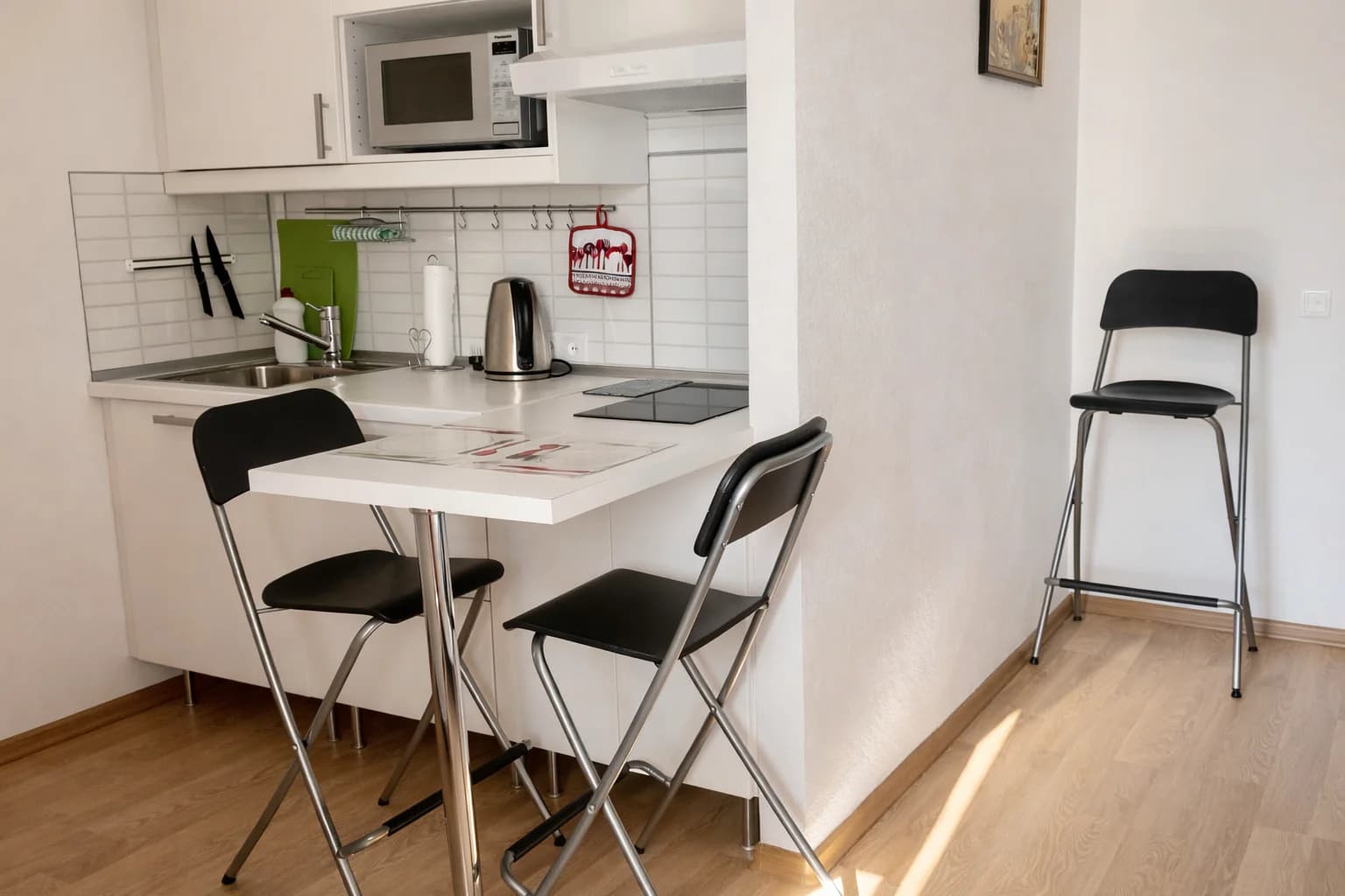 Flat OFF AMENITIES MAKI 1