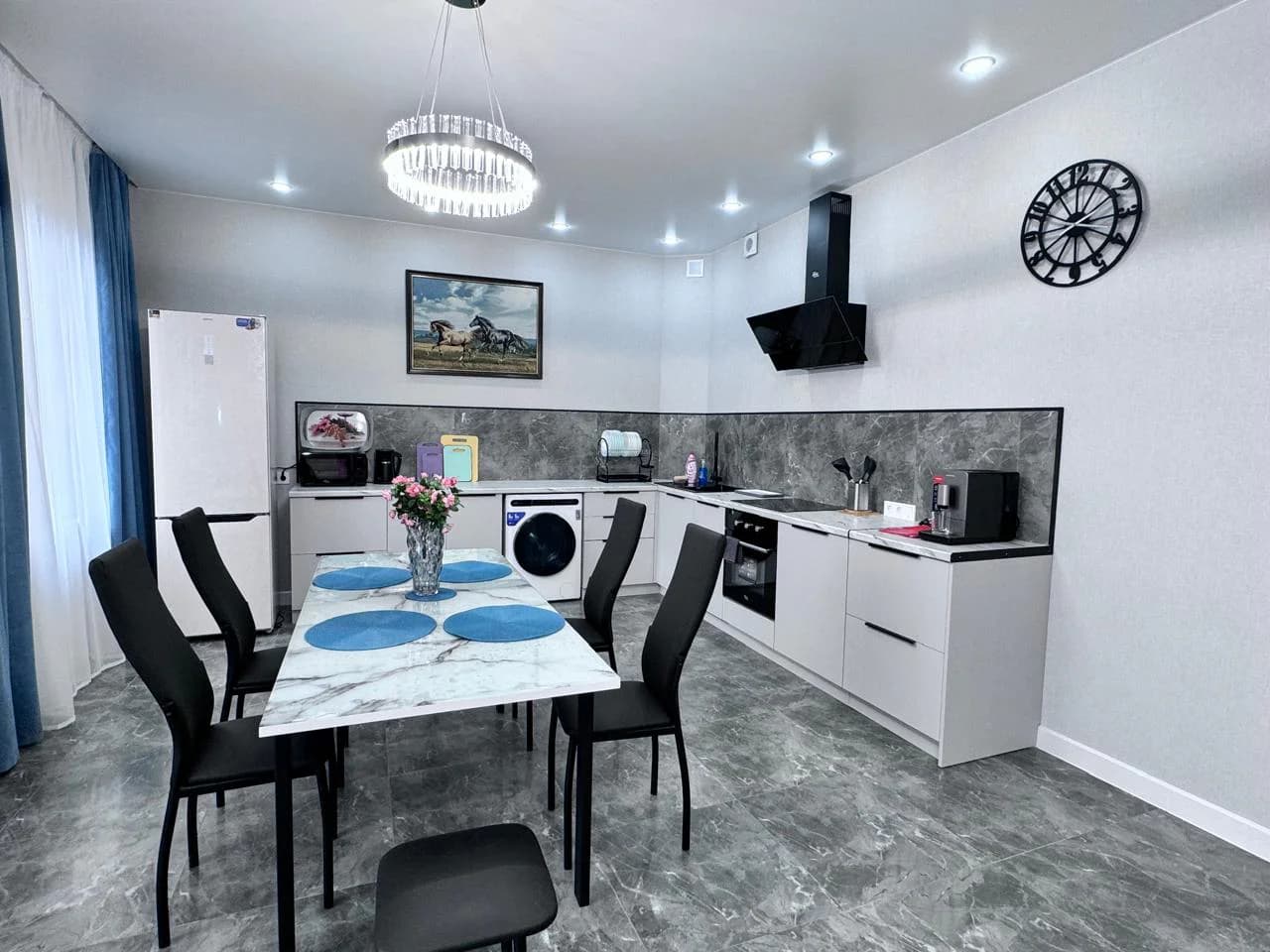 Снять квартиру на сутки в Волгограде у Мамаева Кургана (Ангарская 7Г) 2