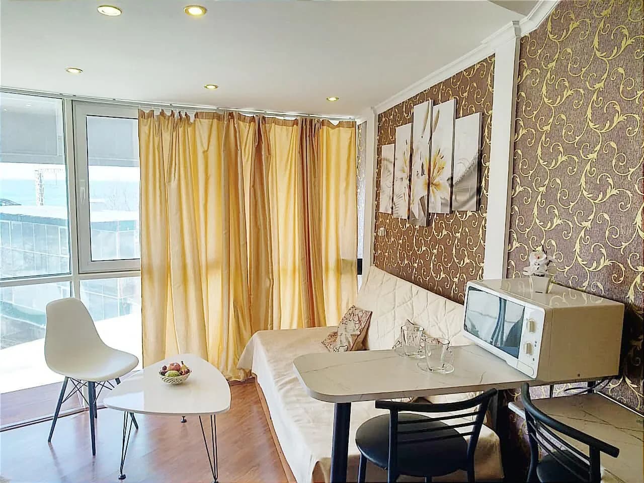 Снять квартиру посуточно в Севастополе у моря (Любоморье) 0