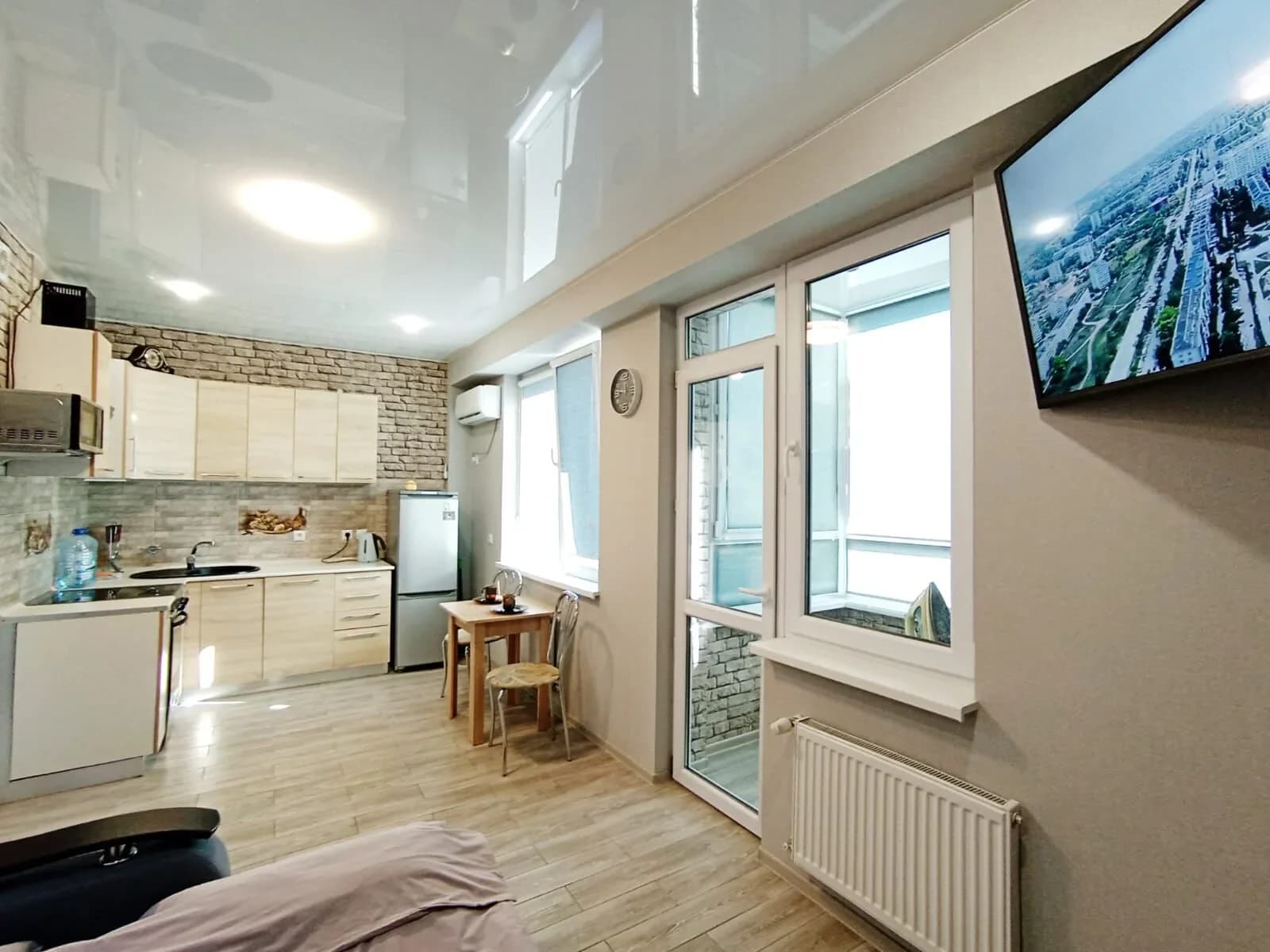 Снять посуточно студию в Севастополе в ЖК Доброгород (Токарева 18В)