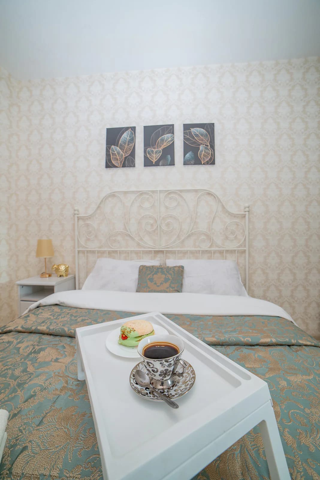 Аренда посуточно 2-комнатной квартиры в Екб у Храма на Крови (Шевченко 20) 1