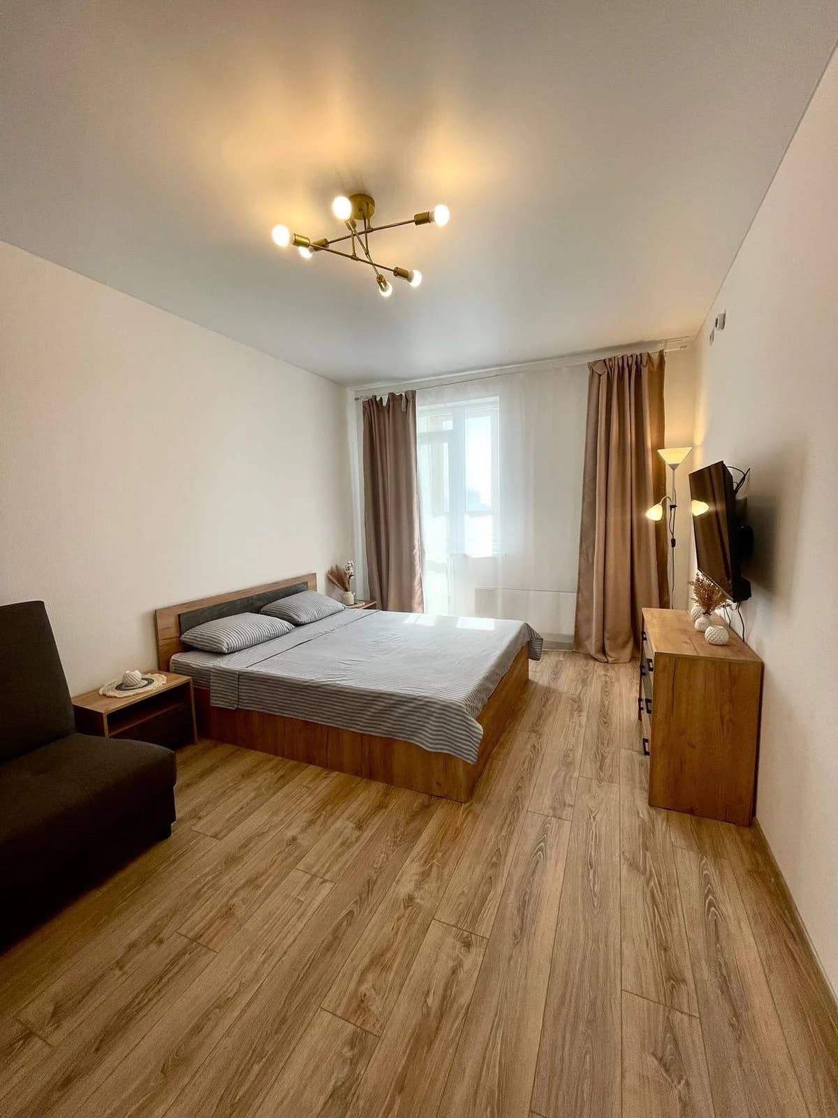 Аренда 2-к квартиры в Екатеринбурге, мкр. Академический, ул. Краснолесья Посуточно 1