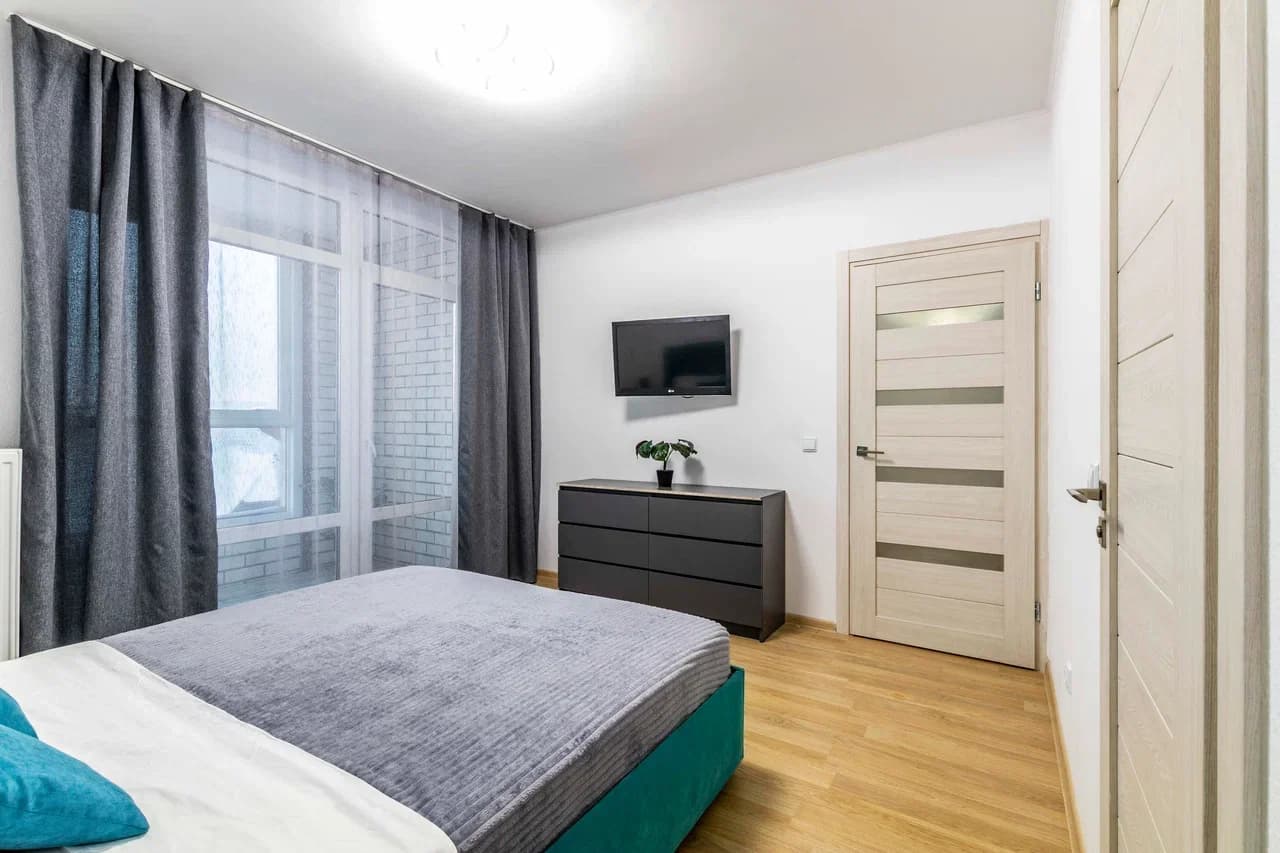 Снять 3-комнатную квартиру в Екатеринбурге у Парка Победы посуточно