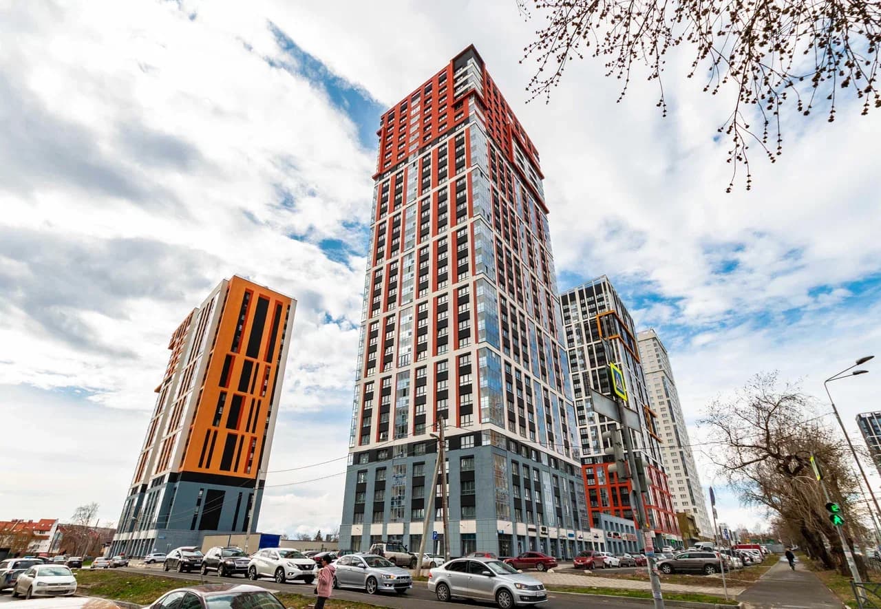 Снять 3-комнатную квартиру в Екатеринбурге у парка Зеленая роща посуточно 0