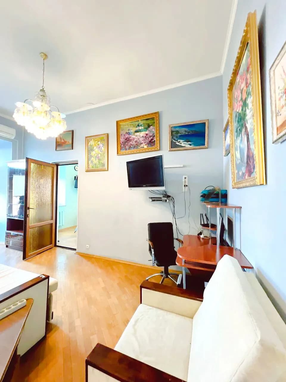 Снять квартиру посуточно в Севастополе у Графской Пристани (Мокроусова 7)