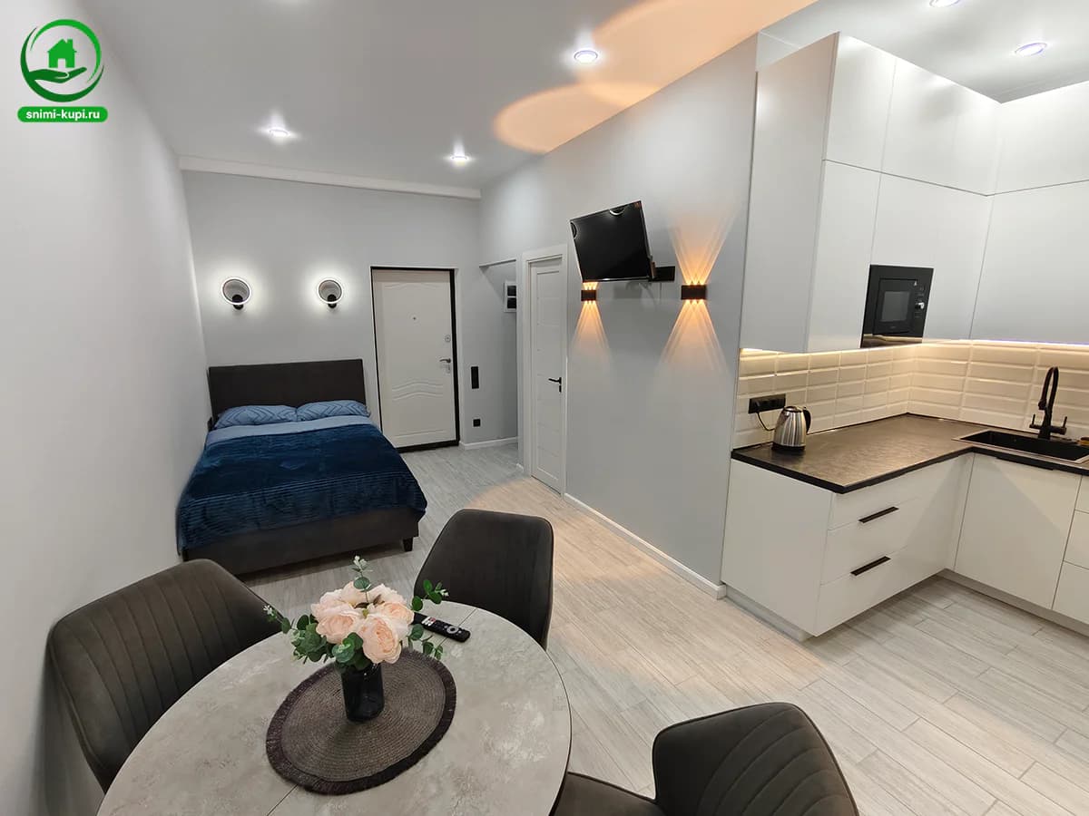 Снять посуточно студию в Севастополе у моря (Челнокова 48А) 0