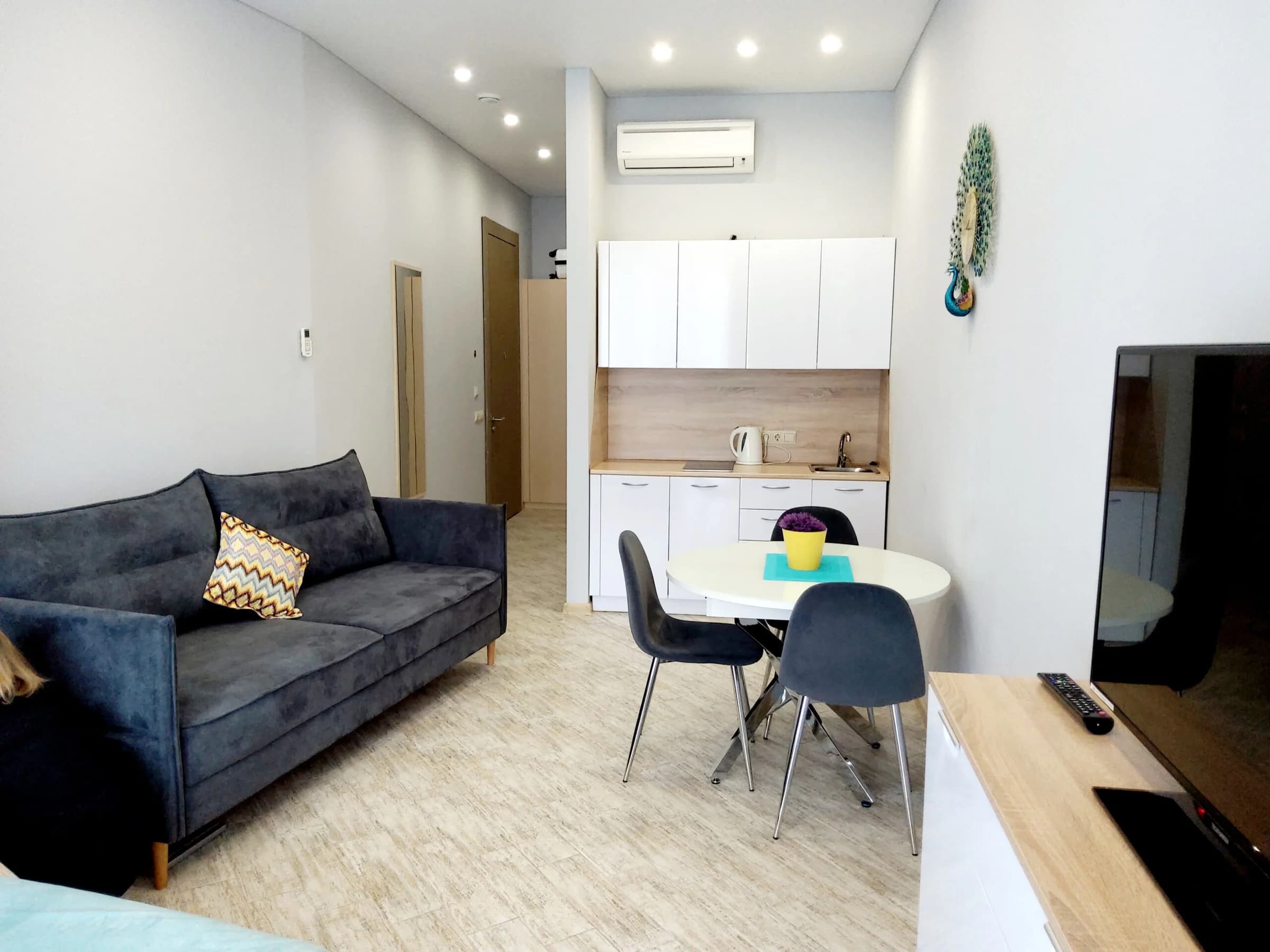 Элитные апариаменты с бассейном у моря в АК “Актёр Гэлакси “. 3