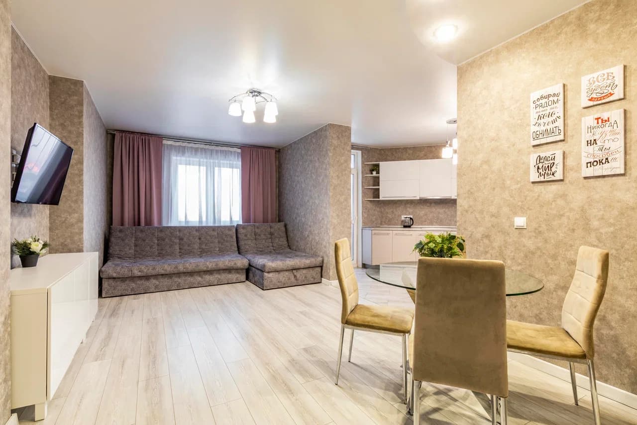 Снять 3-комнатную квартиру в Екатеринбурге у парка Чкалова посуточно